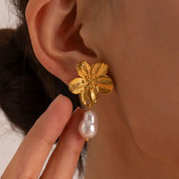 Flower with Pearl